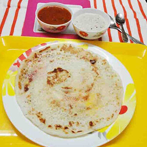 Plain Uthappam With Coconut Chutney And Samber